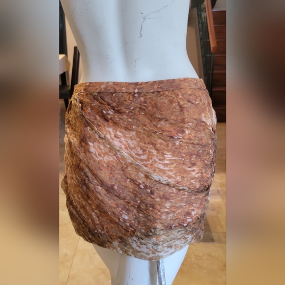 Mini Skirt - Picture 4 of 9